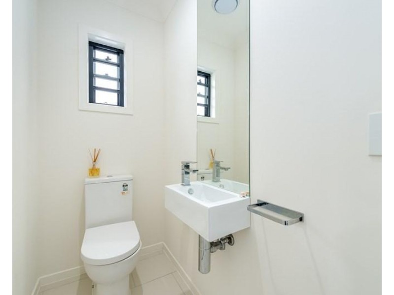 52 Easthill Drive, Robina QLD 4226