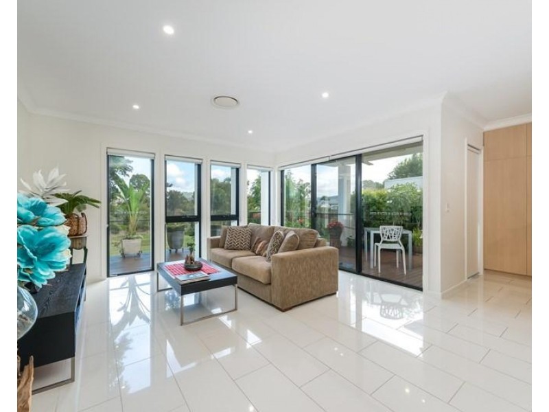 52 Easthill Drive, Robina QLD 4226