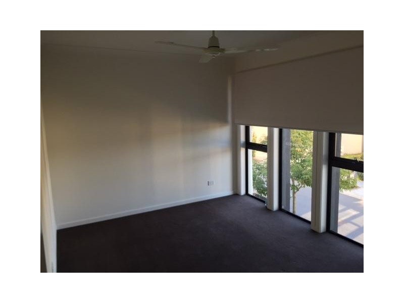 42 Easthill Drive, Robina QLD 4226