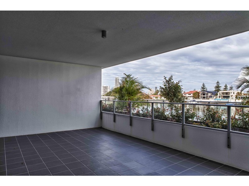 30-32 Paradise Island, Surfers Paradise QLD 4217