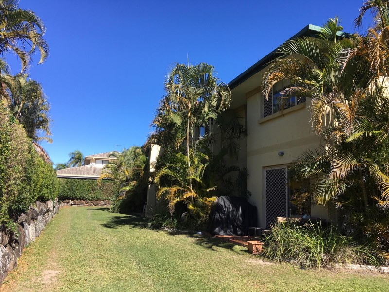 152 Palm Meadows Drive, Carrara QLD 4211