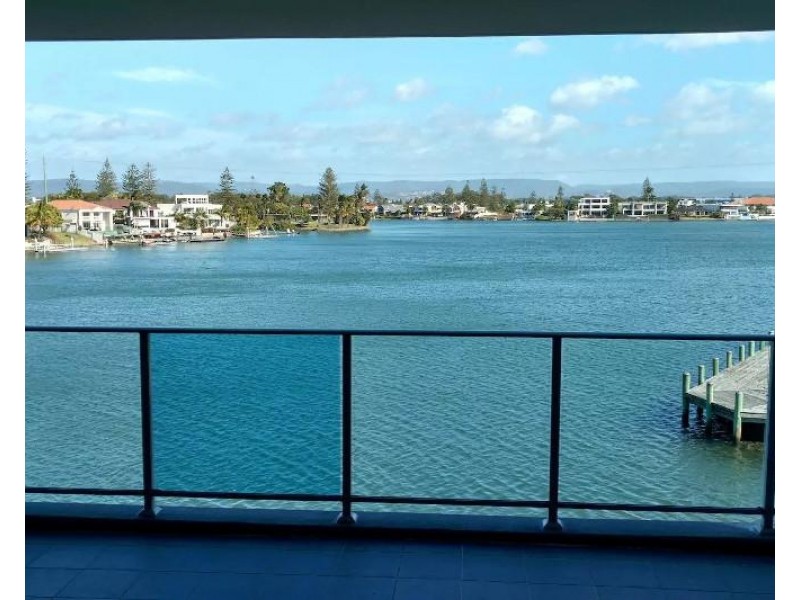 30-32 Paradise Island, Surfers Paradise QLD 4217