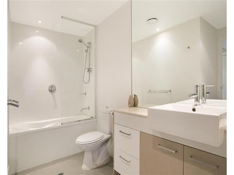30-32 Paradise Island, Surfers Paradise QLD 4217