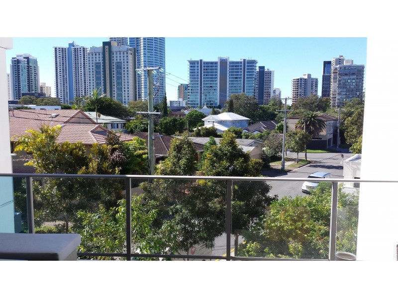 30-32 Paradise Island, Surfers Paradise QLD 4217