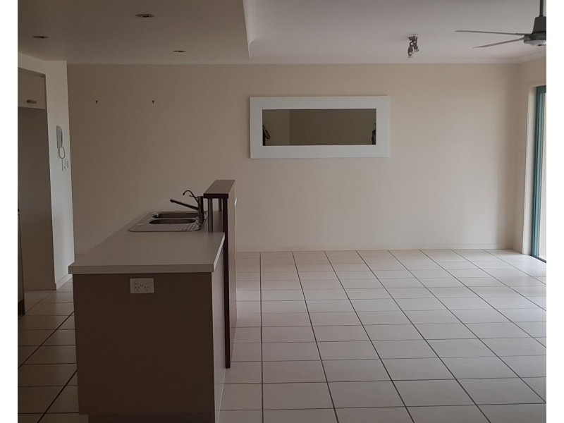 24/13 Montgomery Avenue, Main Beach QLD 4217