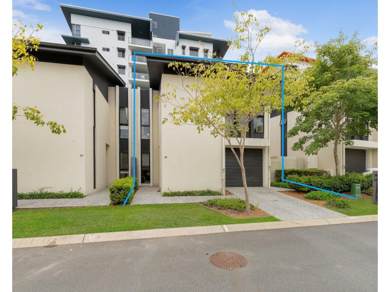 38 Easthill Drive, Robina QLD 4226