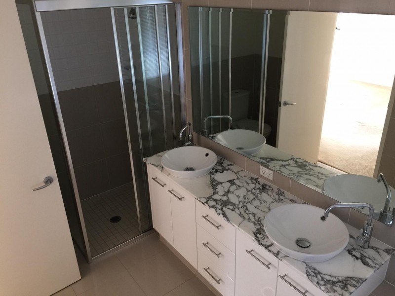 259 Easthill Drive, Robina QLD 4226