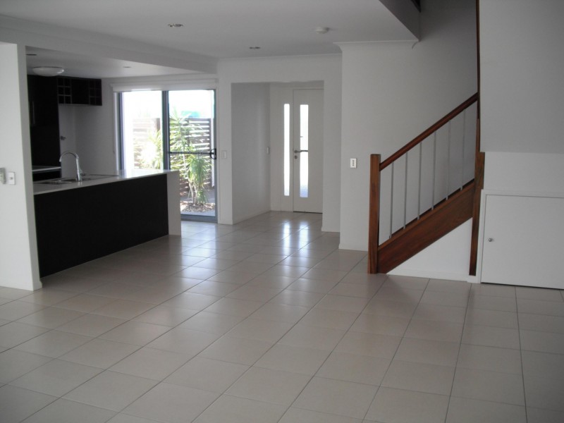 6 Valencio Boulevarde, Burleigh Waters QLD 4220