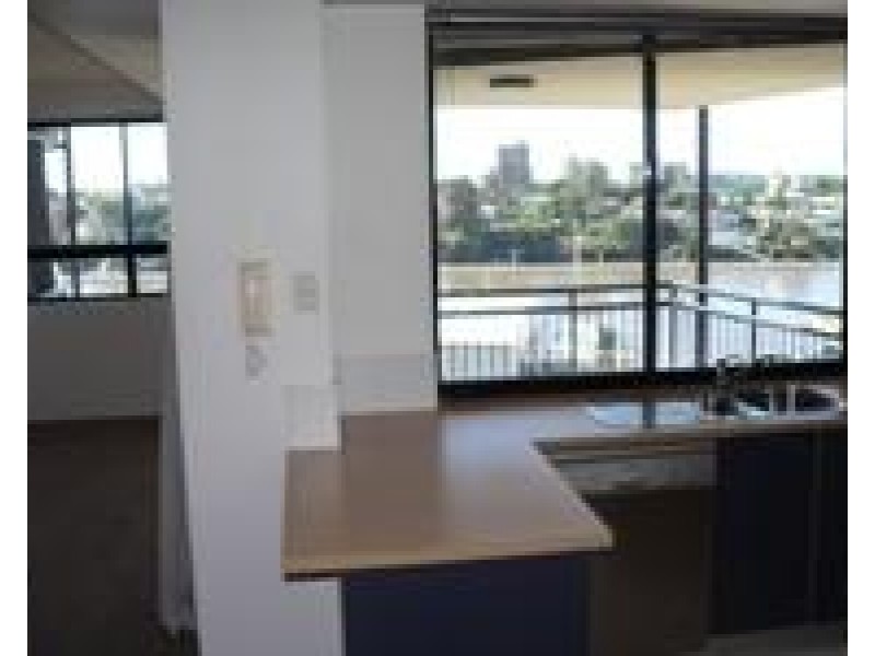 15 Goodwin Street, Kangaroo Point QLD 4169