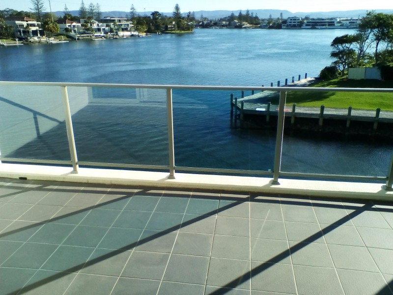 30-32 Paradise Island, Surfers Paradise QLD 4217