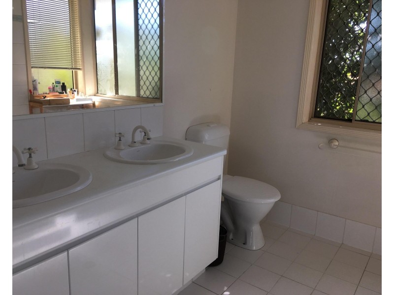 152 Palm Meadows Drive, Carrara QLD 4211