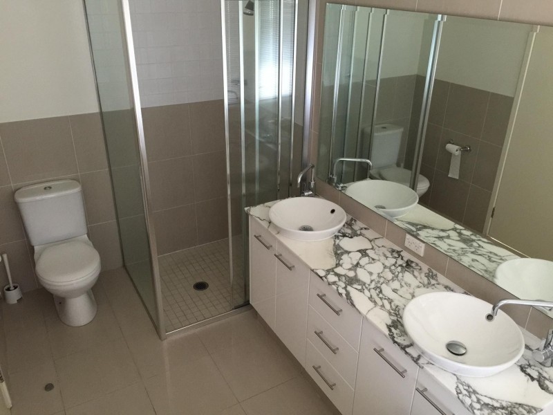 259 Easthill Drive, Robina QLD 4226