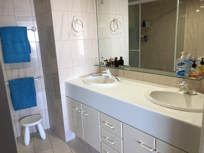 32/3 Cunningham Ave, Main Beach QLD 4217