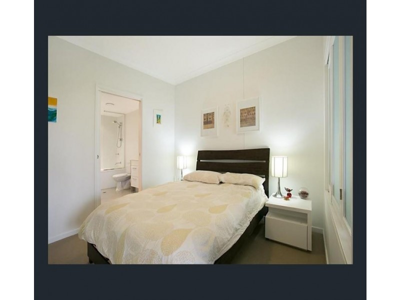 30-32 Paradise Island, Surfers Paradise QLD 4217