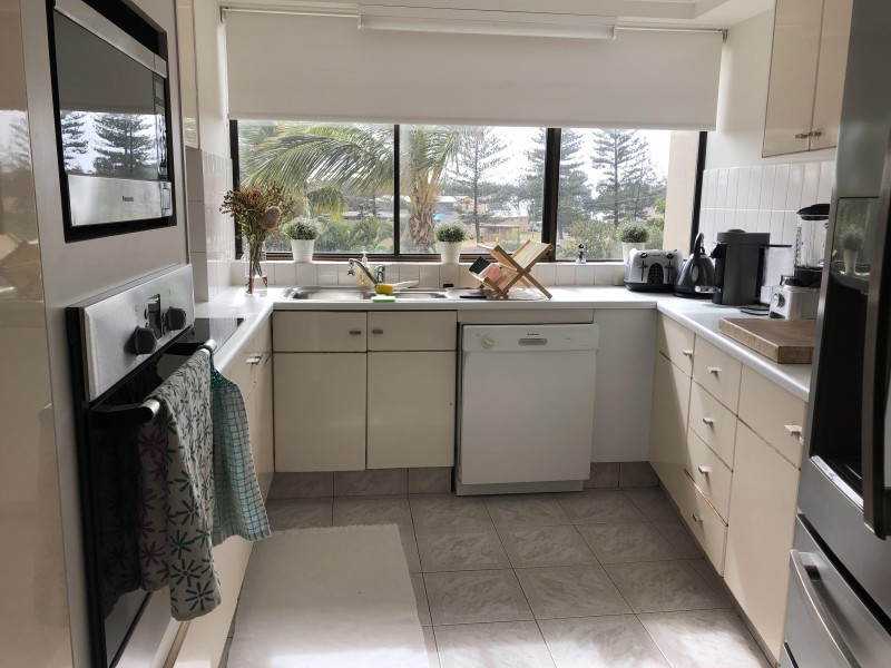 10/3 Cunningham Ave, Main Beach QLD 4217