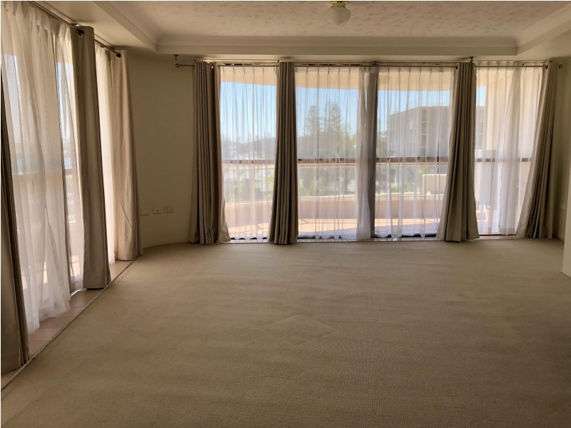 16/3 Cunningham Avenue, Main Beach QLD 4217