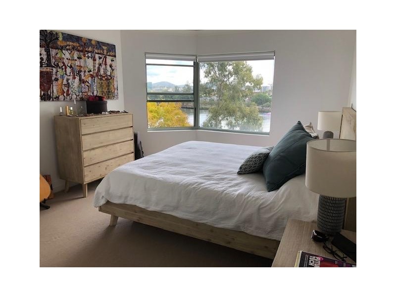 72 Macquarie Street, St Lucia QLD 4067