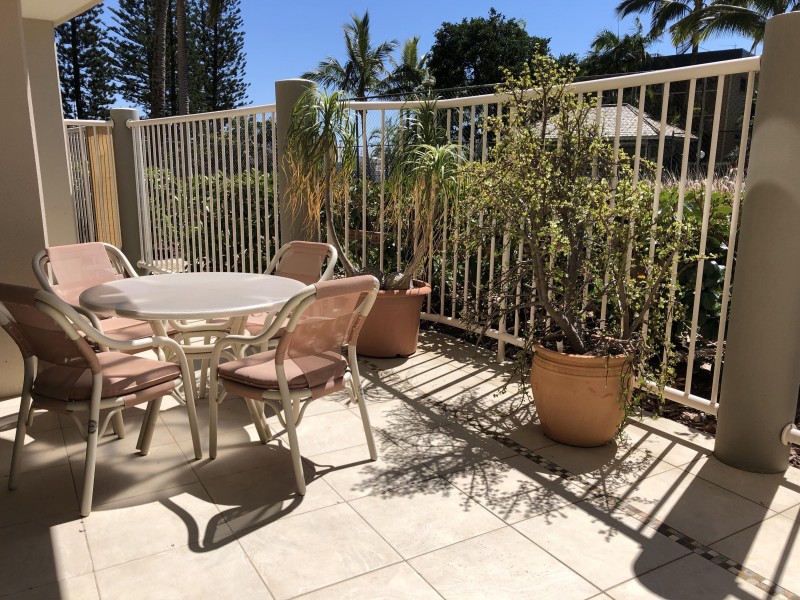 2/3 Cunningham Ave, Main Beach QLD 4217