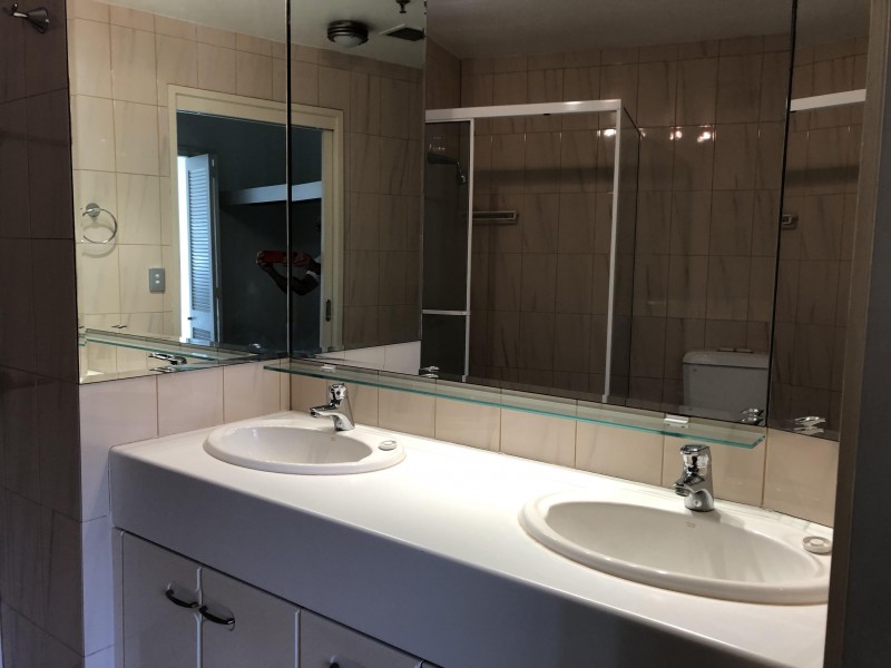 2/3 Cunningham Ave, Main Beach QLD 4217