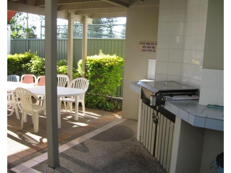 25/13 Montgomery Avenue, Main Beach QLD 4217