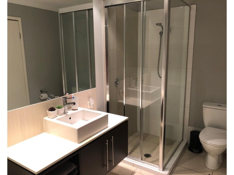 4 Valencio Boulevarde, Burleigh Waters QLD 4220