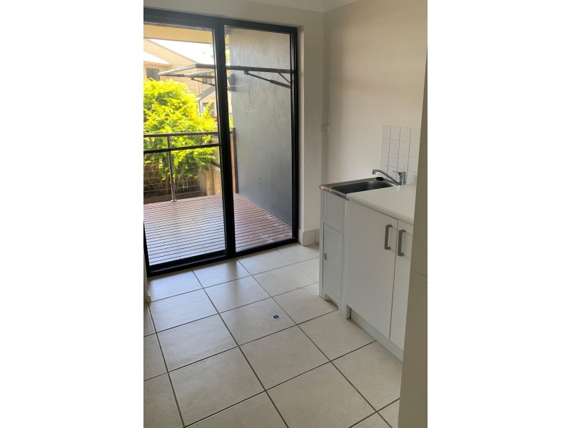 2/25 Abell Road, Cannonvale QLD 4802