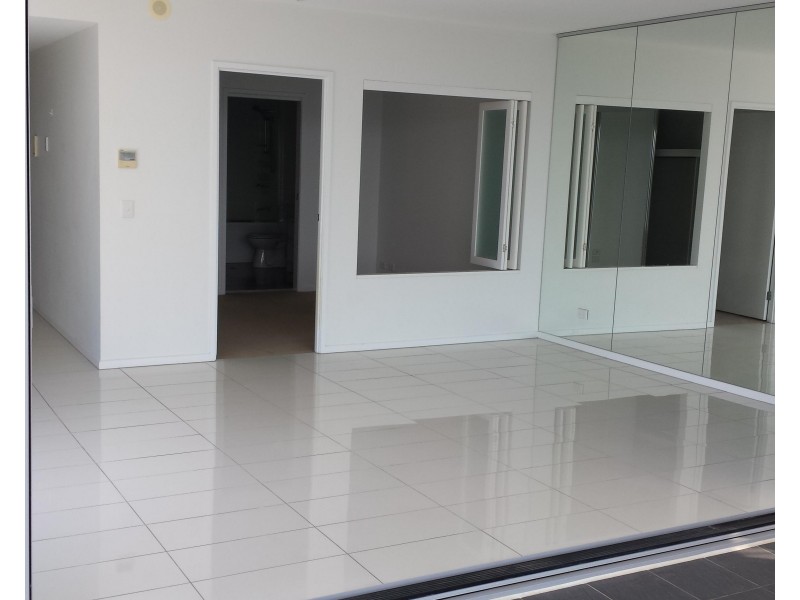 30-32 Paradise Island, Surfers Paradise QLD 4217