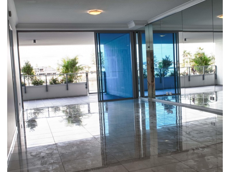 30-32 Paradise Island, Surfers Paradise QLD 4217