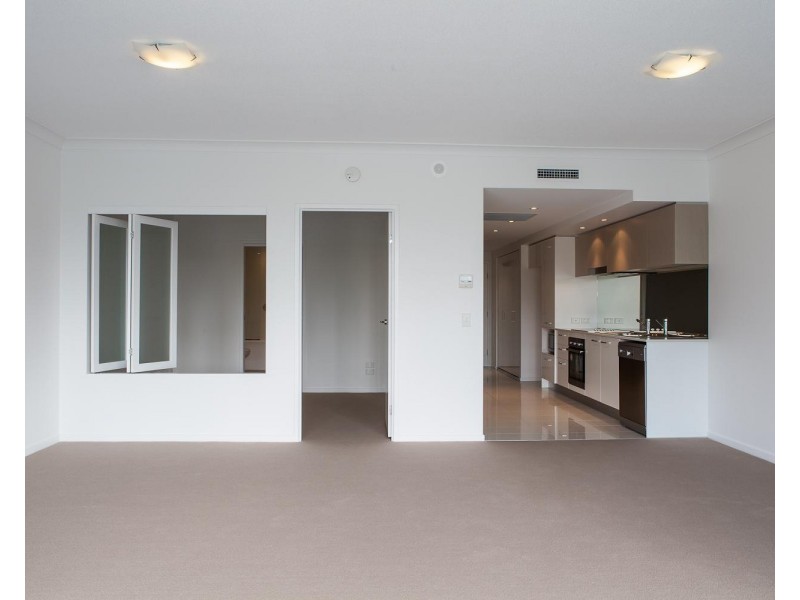 30-32 Paradise Island, Surfers Paradise QLD 4217