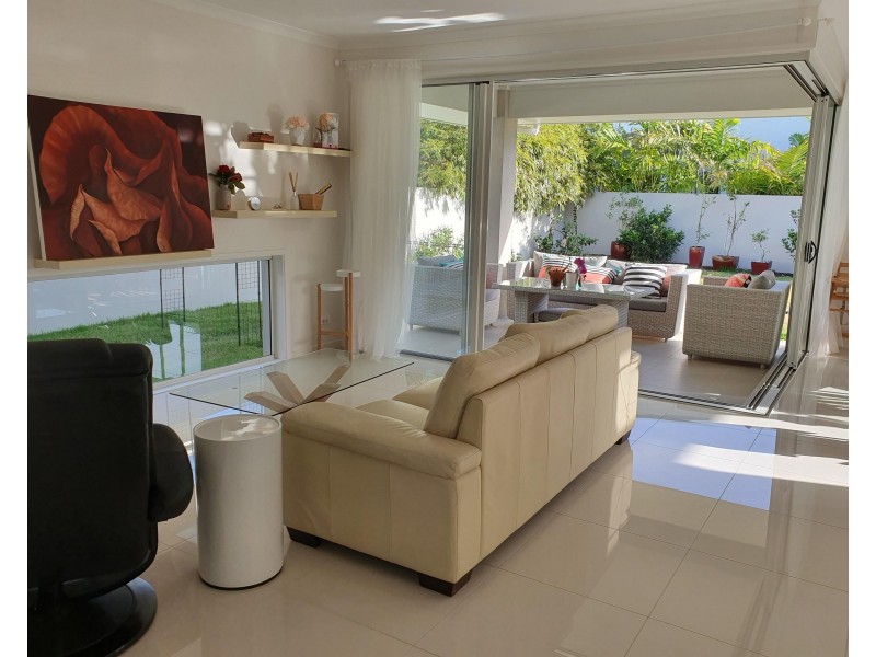 8 Kings Bay Street, Yaroomba QLD 4573