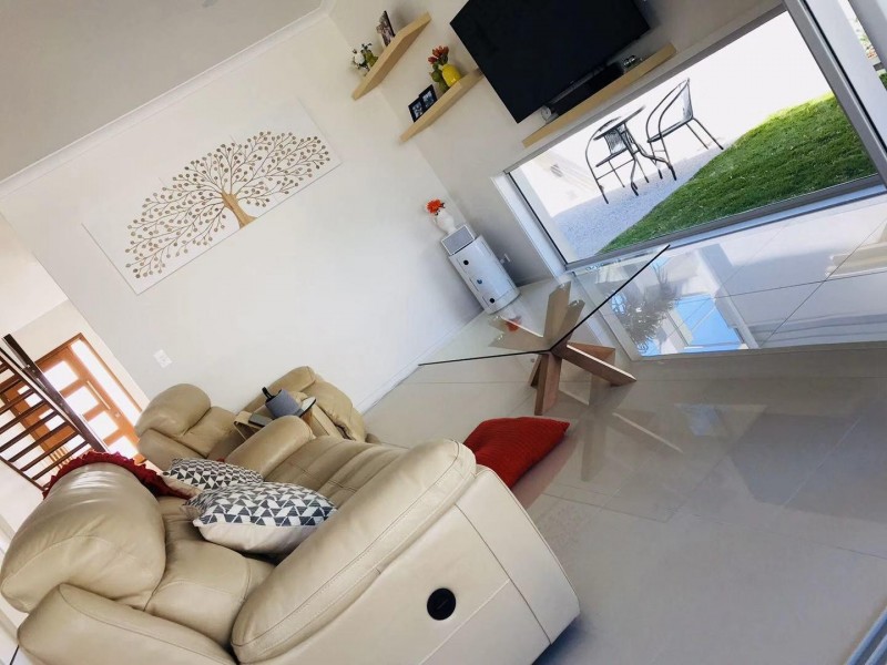 8 Kings Bay Street, Yaroomba QLD 4573