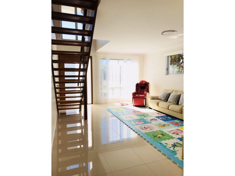 8 Kings Bay Street, Yaroomba QLD 4573