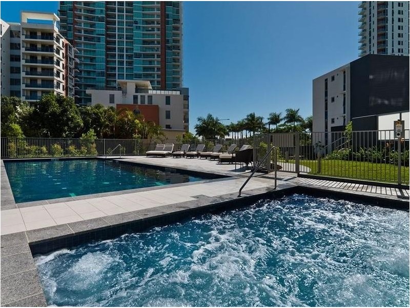 6 Aqua, Southport QLD 4215