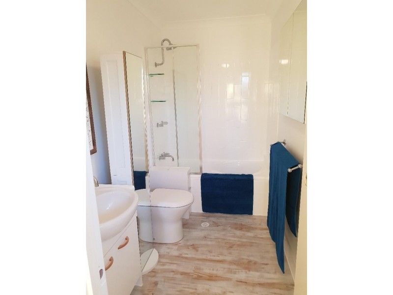 83 Dibar St, Wynnum QLD 4178