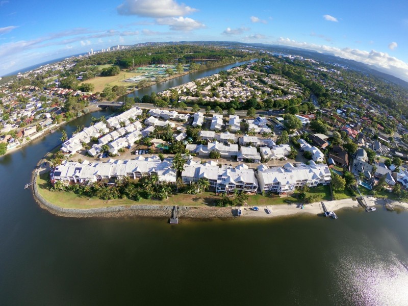 Unit 19/300 Cottesloe Drive, Mermaid Waters QLD 4218