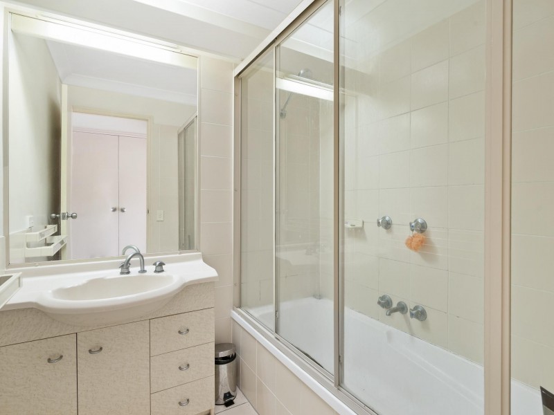 Unit 98/215 Cottesloe Drive, Mermaid Waters QLD 4218