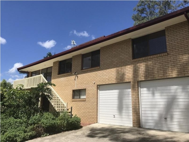 10 Tamarix Street, Chapel Hill QLD 4069