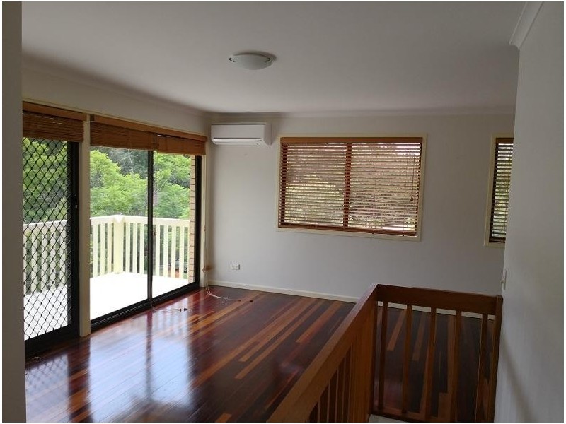 10 Tamarix Street, Chapel Hill QLD 4069