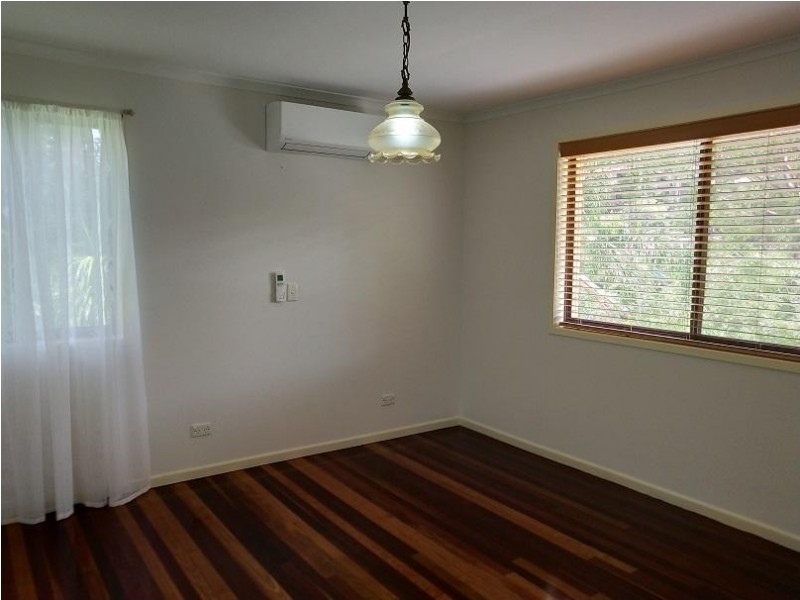 10 Tamarix Street, Chapel Hill QLD 4069