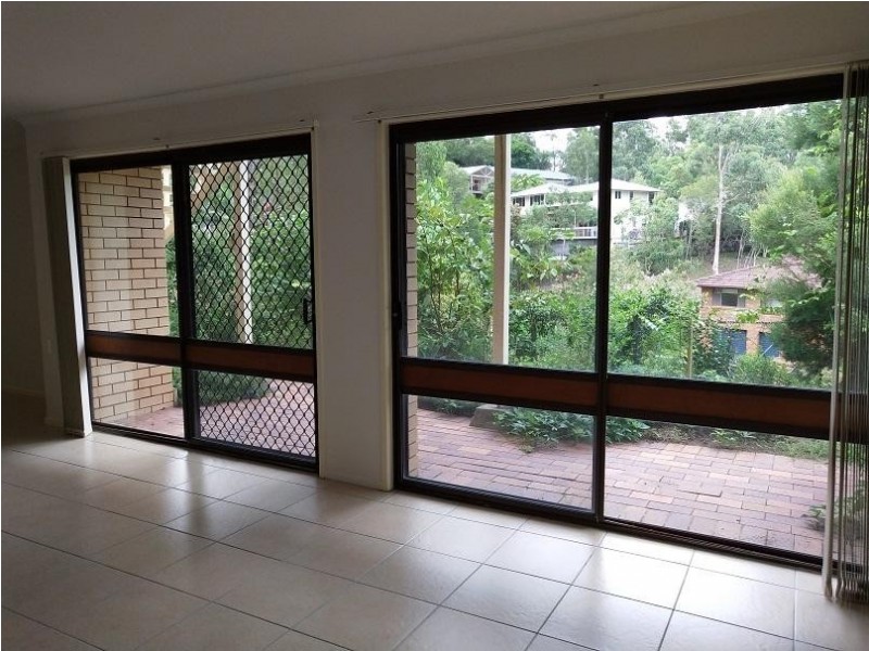 10 Tamarix Street, Chapel Hill QLD 4069