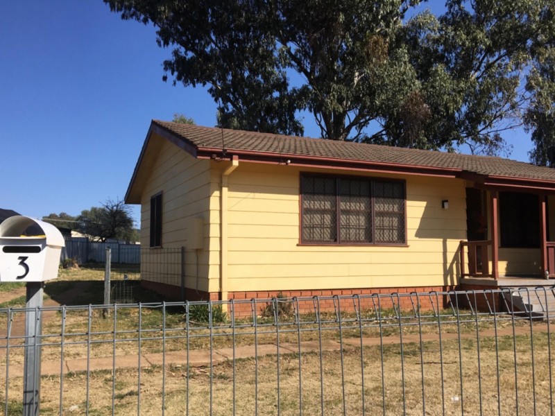 3 Marsh Street, Wellington NSW 2820