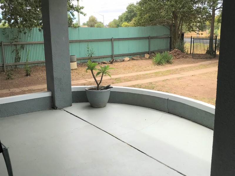 61 Curtis Street, Wellington NSW 2820