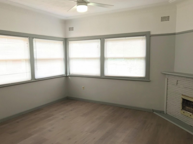 61 Curtis Street, Wellington NSW 2820