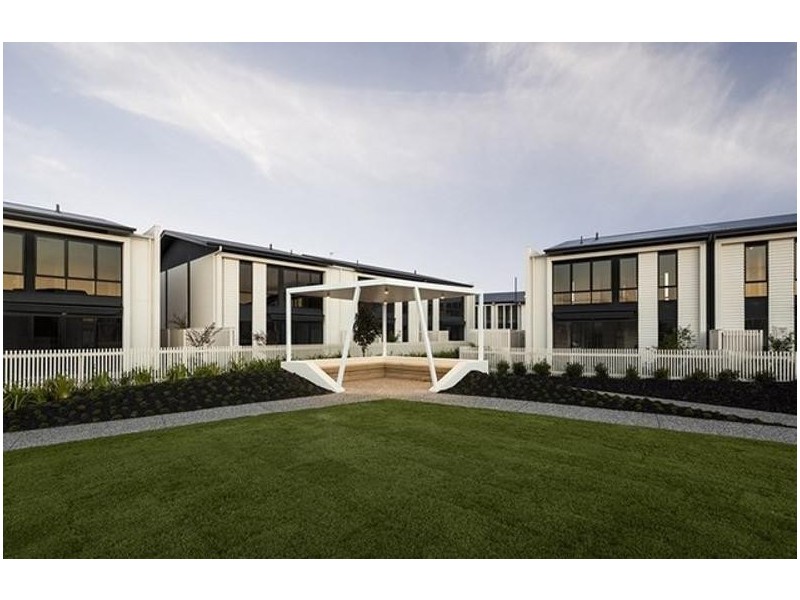 19/1 Ancora Crescent, Hope Island QLD 4212