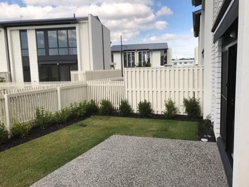 19/1 Ancora Crescent, Hope Island QLD 4212