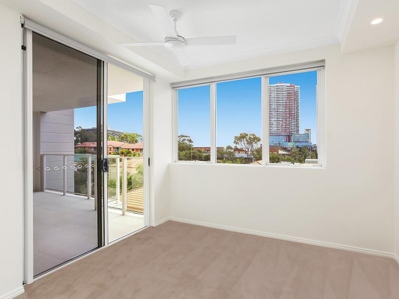 603/8 Waverley Street, Southport QLD 4215