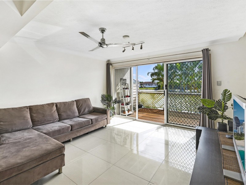 Unit 15/300 Cottesloe, Mermaid Waters QLD 4218