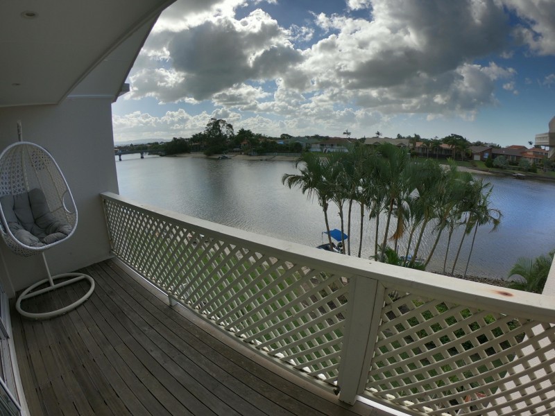 Unit 15/300 Cottesloe, Mermaid Waters QLD 4218