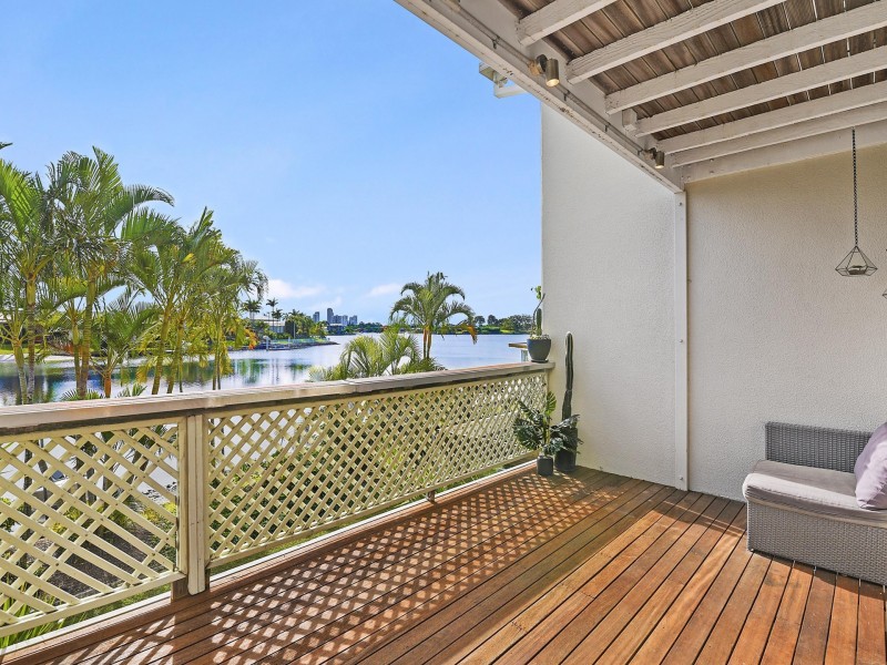 Unit 15/300 Cottesloe, Mermaid Waters QLD 4218