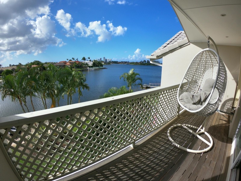 Unit 15/300 Cottesloe, Mermaid Waters QLD 4218